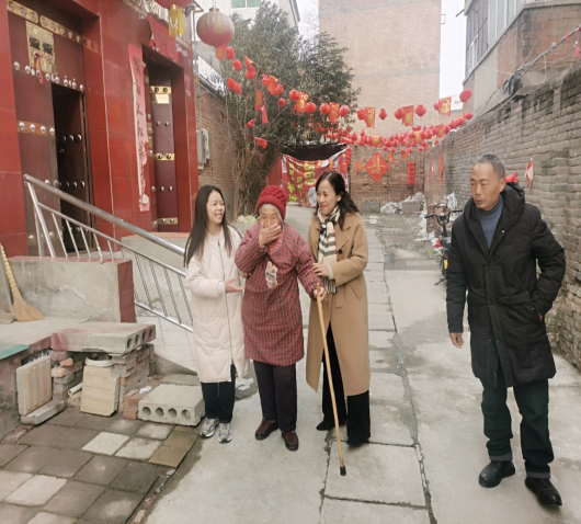 瑟瑟冬日 暖暖溫情——公司黨委、工會(huì)開(kāi)展“送溫暖、送祝?！被顒?dòng)